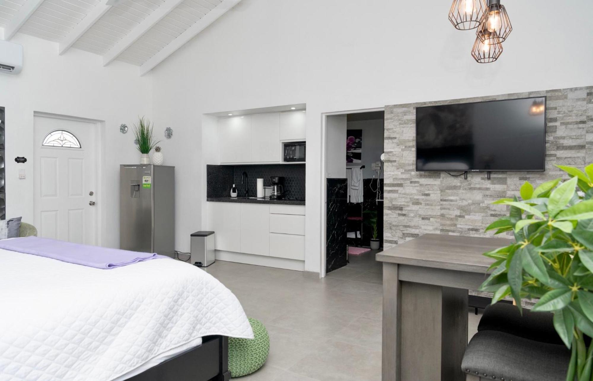 Mary'S Boon Beach Resort & Spa Simpson Bay Esterno foto